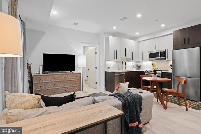 Photo - 3933 14th St NW Unit 2