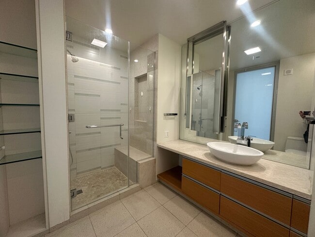 Photo - Furnished High-Rise on The Strip Unidad 603
