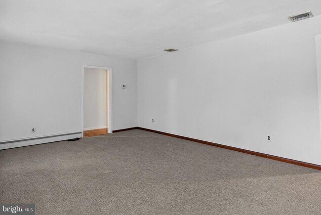 Photo - 764 Lakehurst Rd