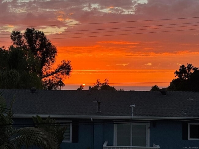 Building Photo - 1305 Blue Sky Dr