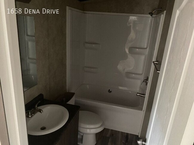 Photo - 1658 Dena Dr