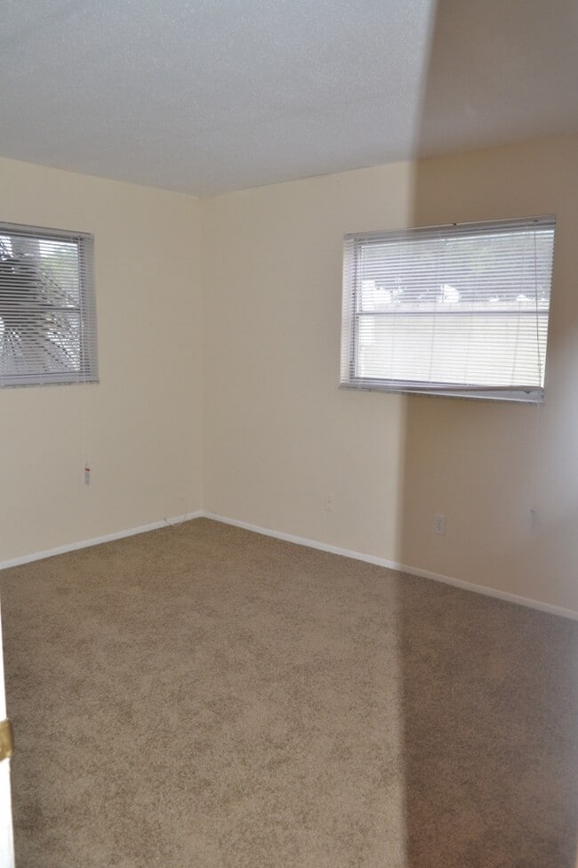 Midway Court Apartments Clearwater, FL