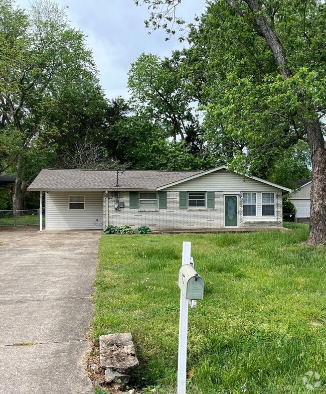 Building Photo - 1107 Elliott Dr Rental