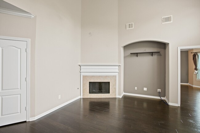 Photo - 1606 Sunderland Dr