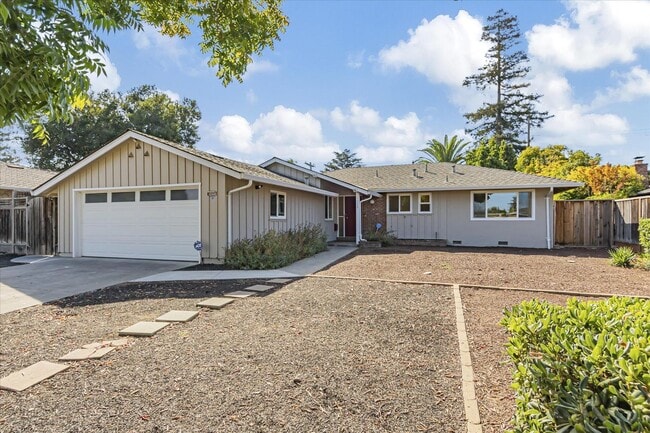 Welcome to this beautiful 3 bedroom, 2 bat... - Welcome to this beautiful 3 bedroom, 2 bat...