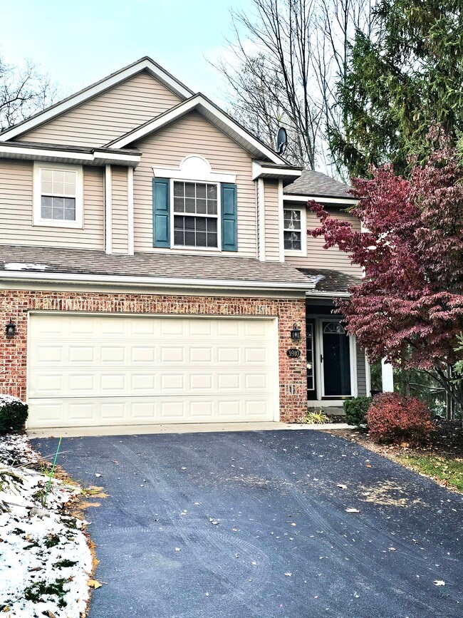 Building Photo - 3910 Old Elm Dr SE Unit 0