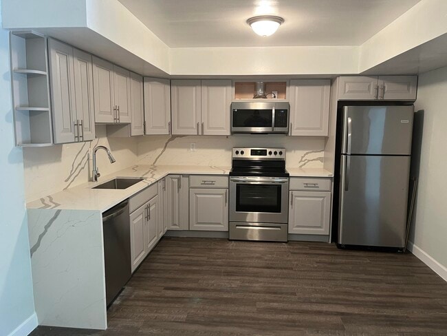 Photo - 1419 SE 2nd St Unit Apt 1