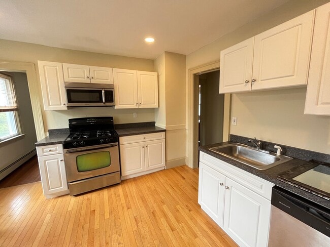 Photo - Mansfield Heights | 317-319 Mansfield St. Unit 319-#3