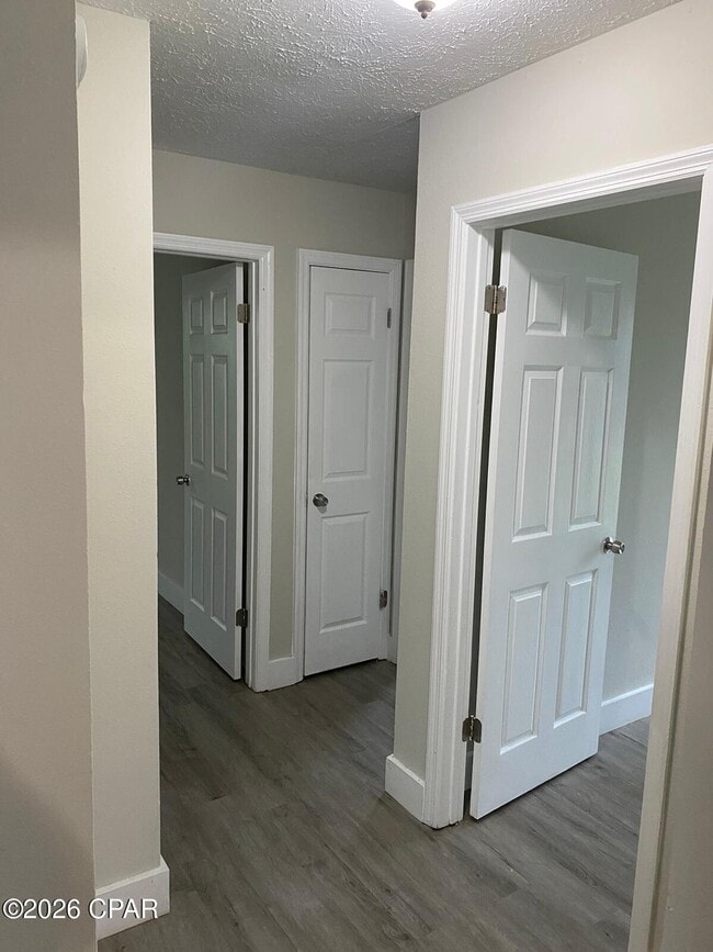 Photo - 6615 Enzor St