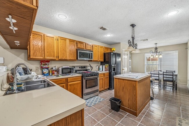 Photo - 9915 Villa Verde Dr
