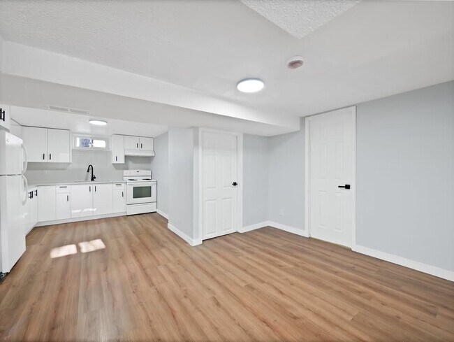 Photo - 6 Jasmin Crescent