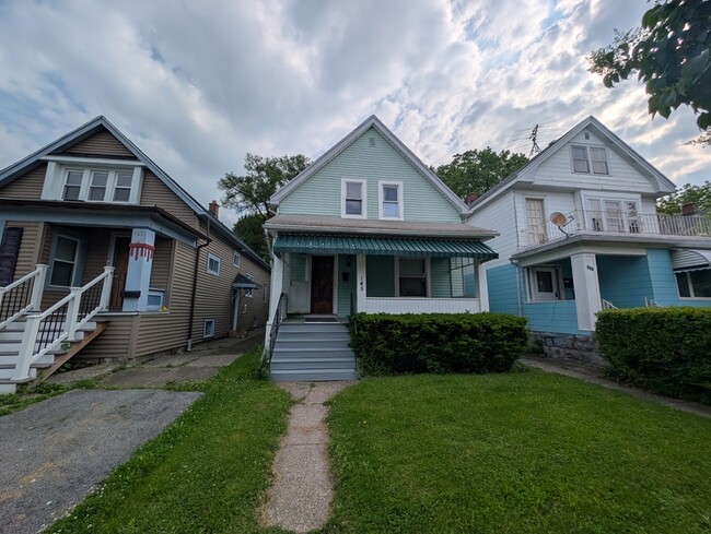 Building Photo - 145 Merrimac St Rental