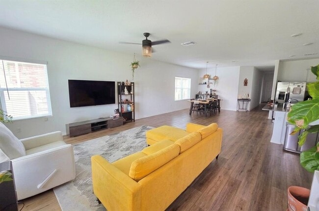Photo - 208 Wolf Springs Rd