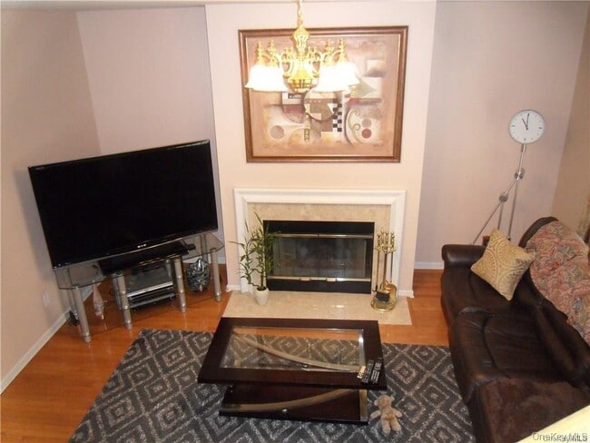 Photo - 6 Blackmoor Ct