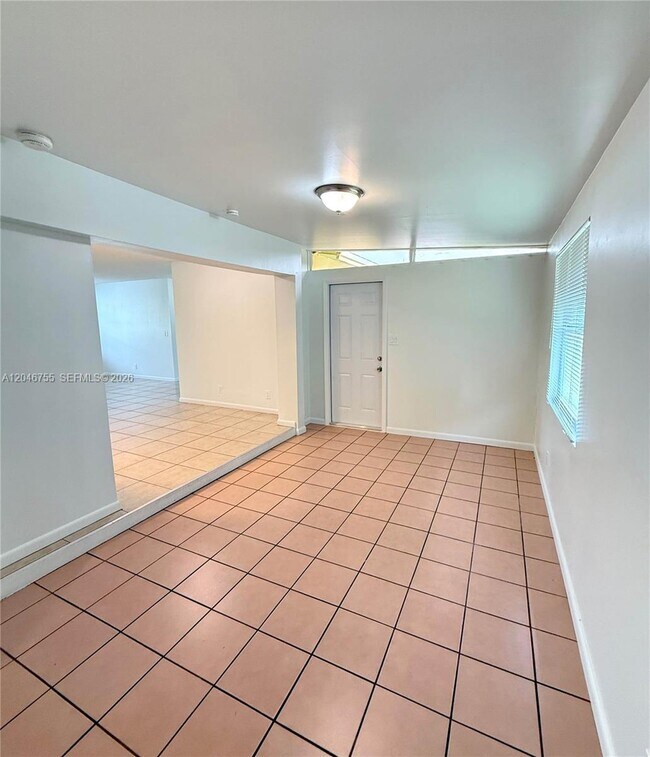 12096 Dolphin Dr