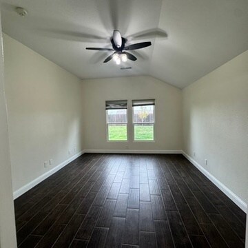 Photo - 409 Hardwicke Ln