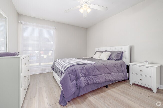 2BR, 2BA - 618SF - Primary Bedroom
