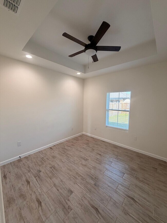 Photo - 487 Arboleda Ln