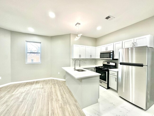 Building Photo - 35 N 6th St Unit 3