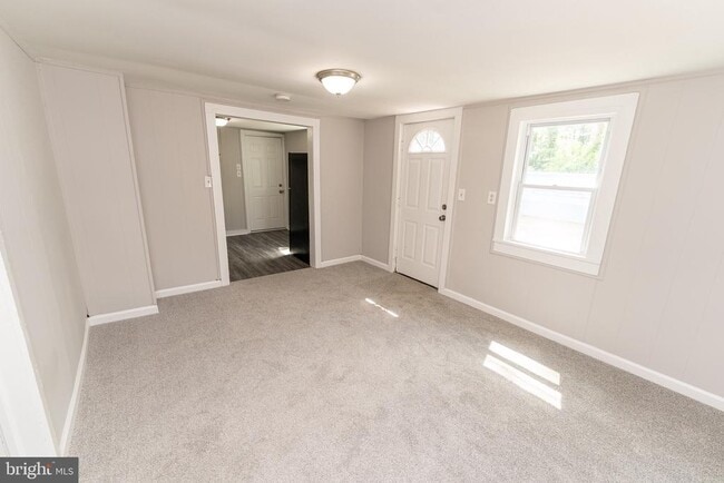 Photo - 115 Davis Ln