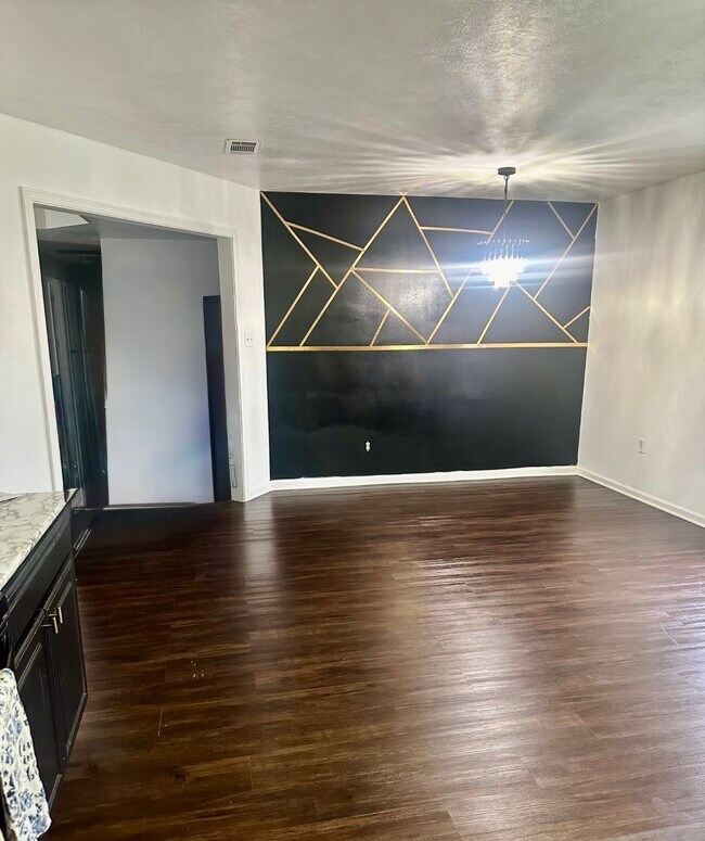 Photo - 1809 Briarwood St