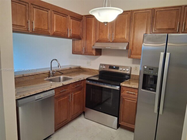 10907 Royal Palm Blvd Unit 10907