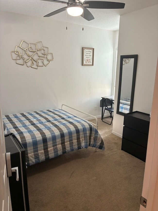 Building Photo - 4247 Gumbo Limbo Dr