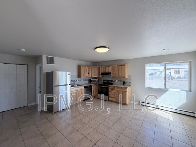 3246.5 Downey Ct