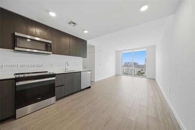 Photo - 2000 Biscayne Blvd