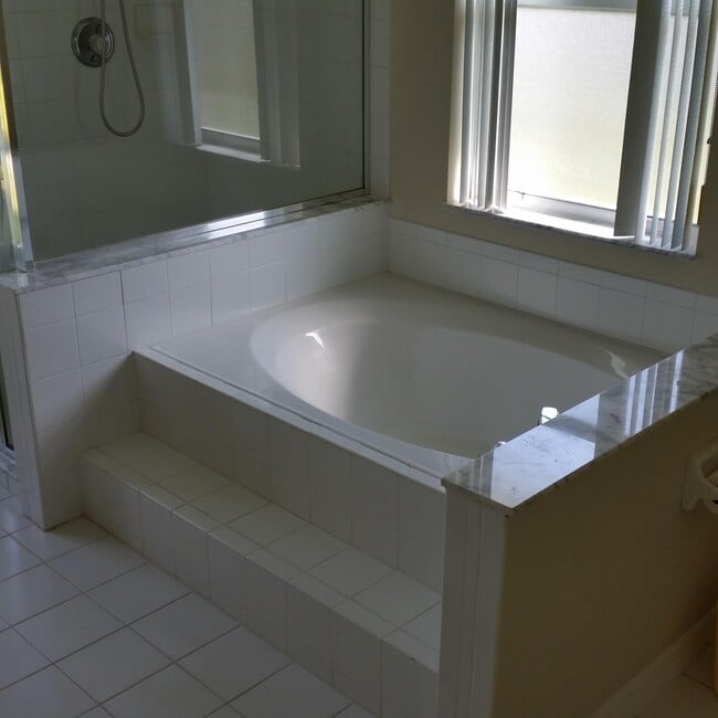 Photo - 5704 NW Croton Ave