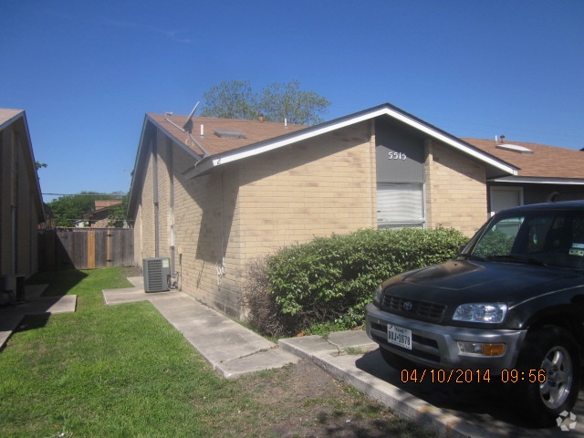 Building Photo - 5515 Lochmoor Rental