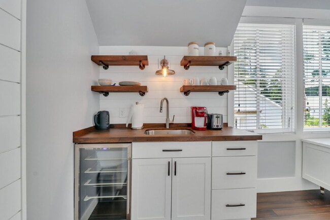 Photo - Spacious & Furnished Garage Apartment in Palmetto Bluff! Unidad Garage Apartment