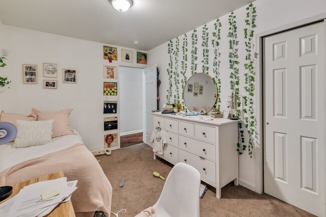Photo - 1628 Willington St Unit B