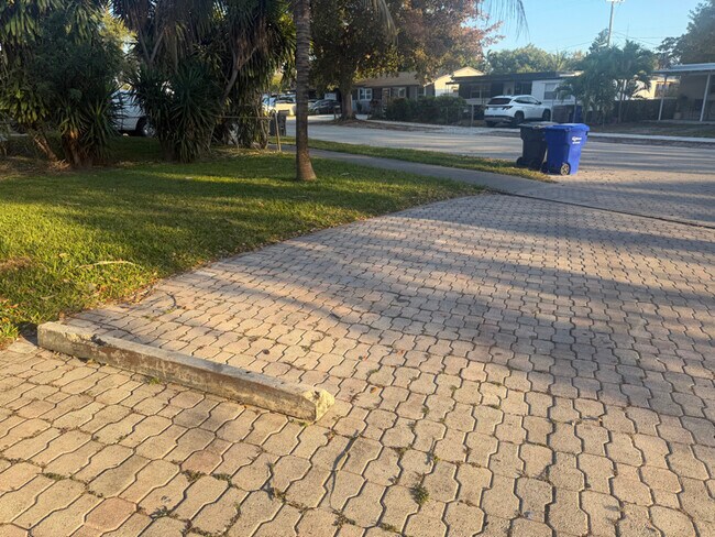 Photo - 6XXX Dawson St Unidad A