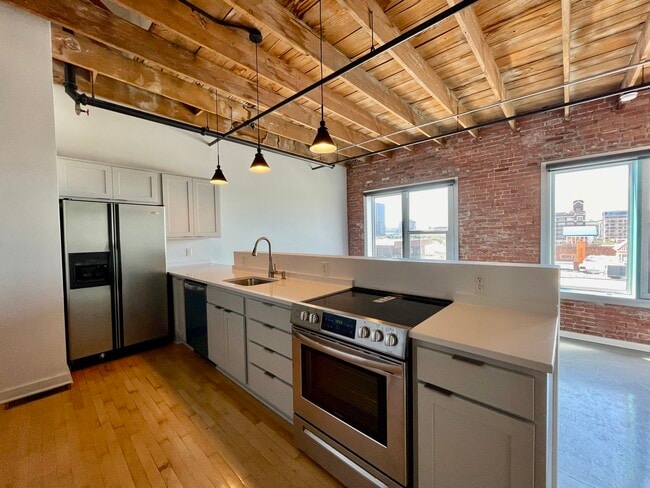 Photo - 1803 Wyandotte St Unidad 307