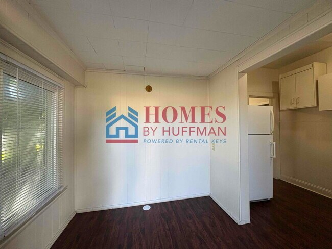 Photo - Nice Size Studio Apartment for Rent | All ... Unit A