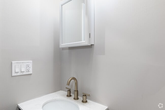 2BR, 1.5BA Townhouse - Bathroom