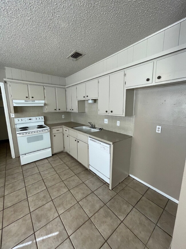 Photo - House Located Between W. Loop 289 & Marsha Sharp & Within One Block Of LCU Campus!