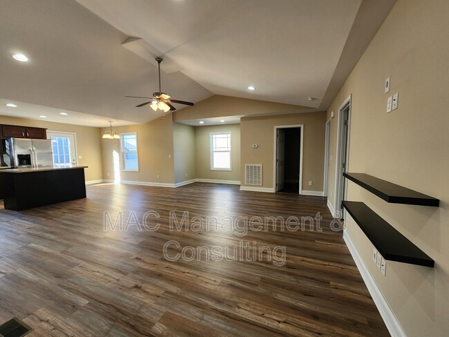 Photo - 1606 Bobby Nichols Dr
