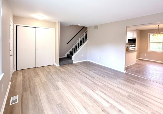 Photo - 9242 Woodcreek Ct