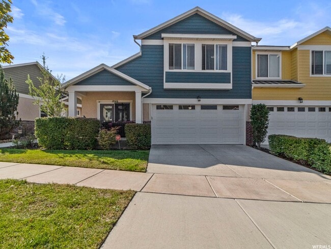 Beautiful 4 Bd 2.5 Bath Townhouse in Sandy - Beautiful 4 Bd 2.5 Bath Townhouse in Sandy