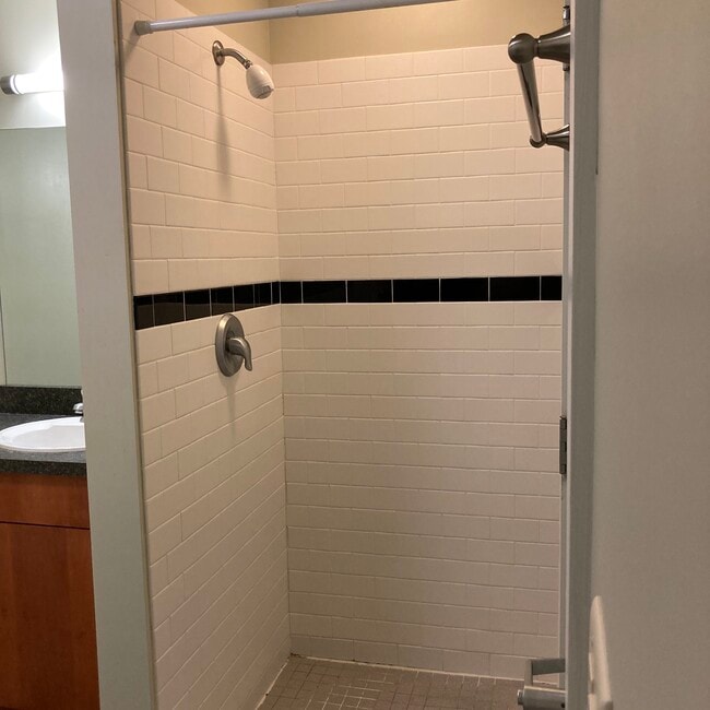 Bathroom 2 2b/2b, 1067 sq ft