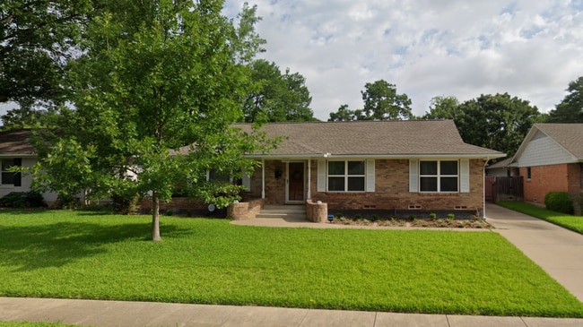 Building Photo - 10535 Lakemere Dr Rental