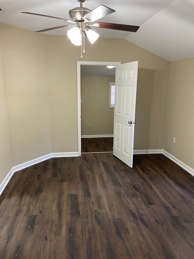 Photo - 112 Edwards St