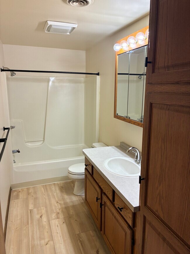 Full Bathroom