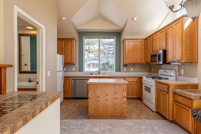 Photo - Well maintained 2 bedroom home