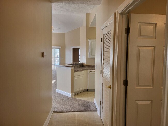 Photo - 3 bedroom, 2 bath condo in Fountain Pointe Unit 201