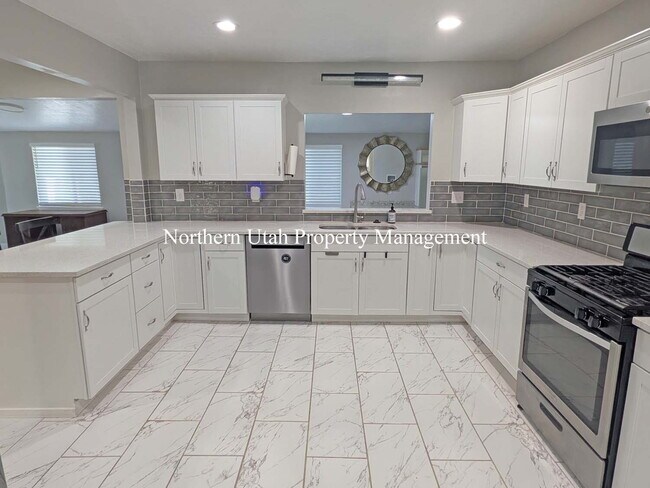 4 Bed, 3.5 Bath - Amazing Location