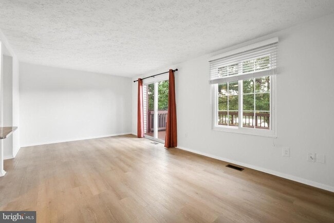 Photo - 2916 Bridgehampton Ct