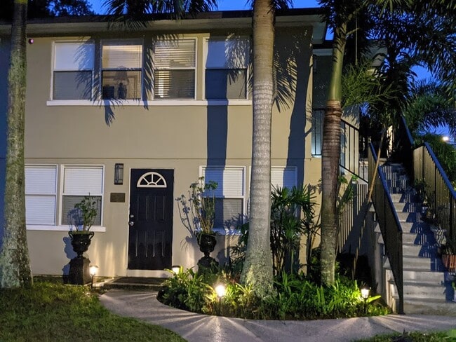 Building Photo - 496 28th Ave N Unit 1 Rental